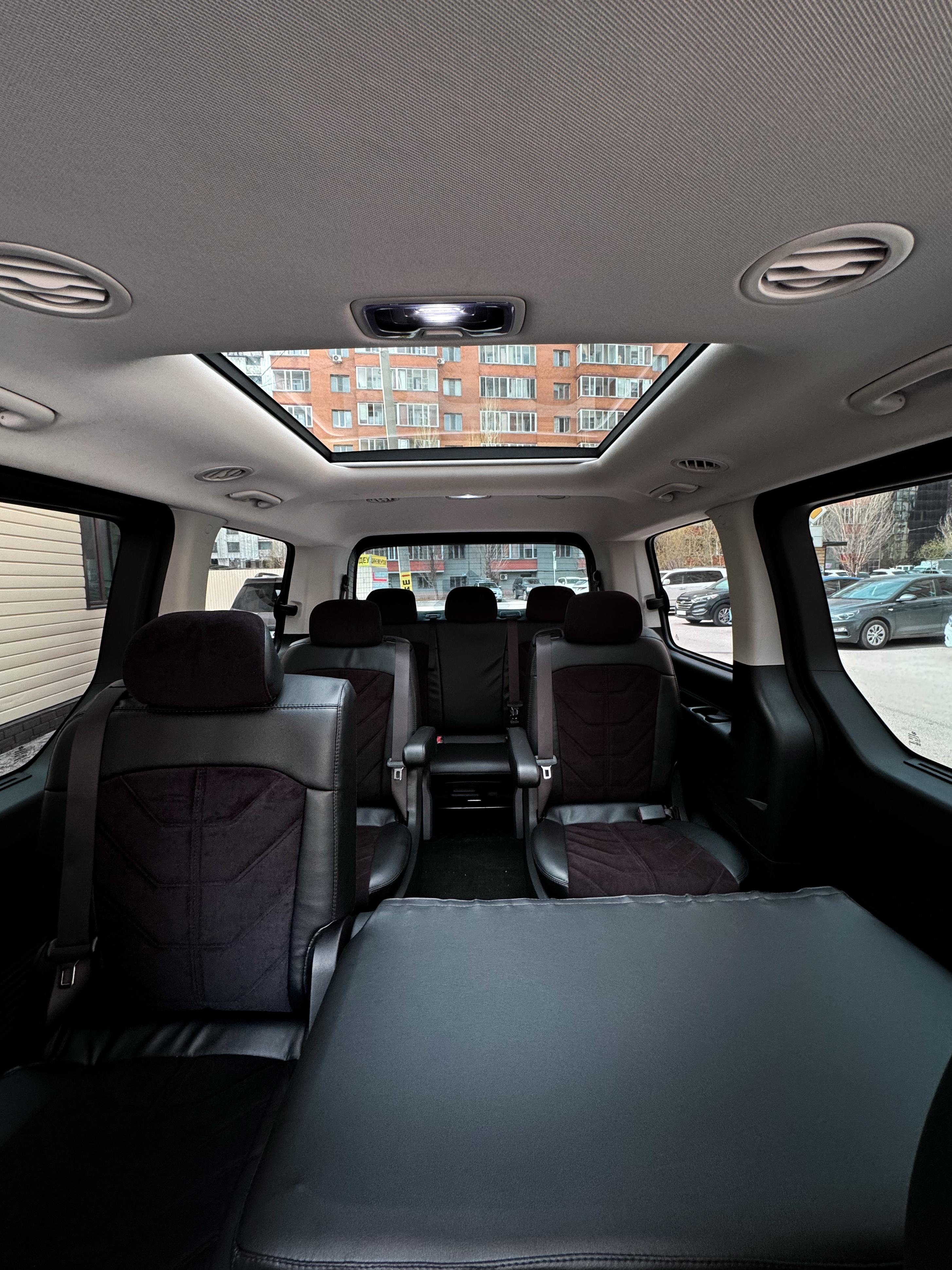 Hyundai Staria